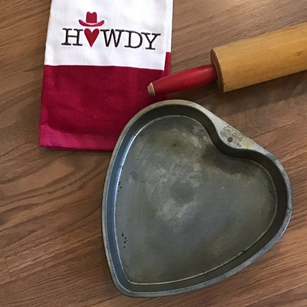 Vintage Ekcoloy heart cake pan